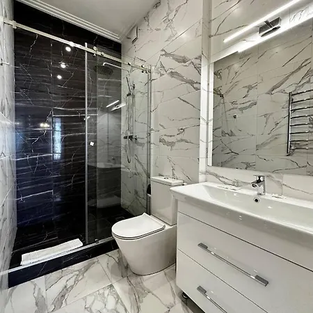 Sea Symphony 3-bedrooms Lux Apartment Odesa